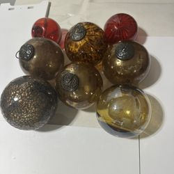 7 Decorator Balls