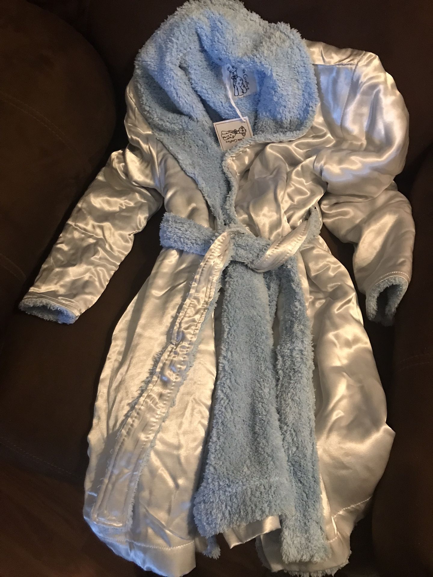 Little Girls Robe ( New) 37 Inches Long Sleeves:17 Inches Long