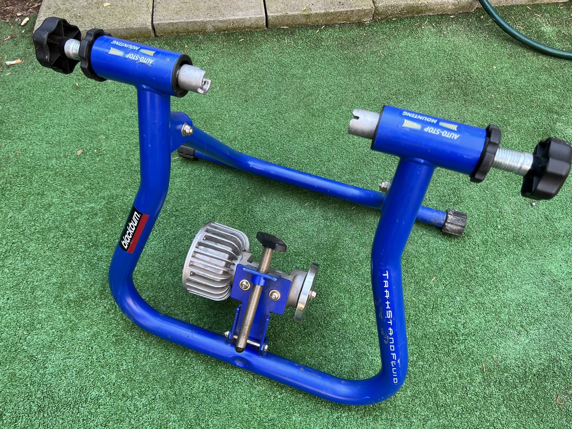 Like New Bike Trainer by Blackburn TRAKSTAND FLUID 