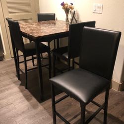 Kitchen Table With 4 Chairs