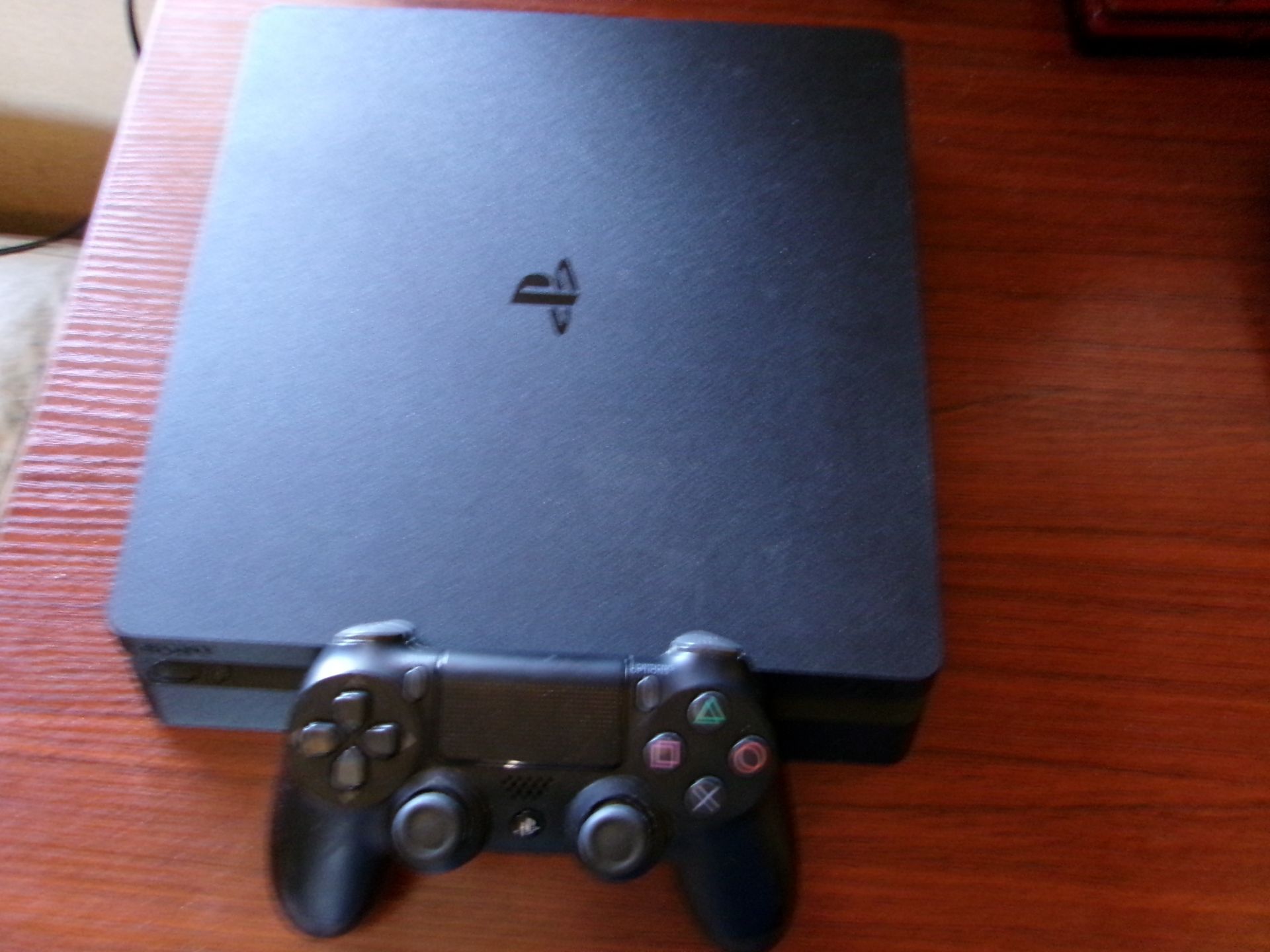 PS4 Slim + Games