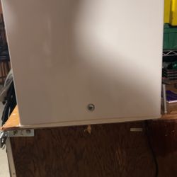Upright Freezer | SPT | UF-114W | Ser # Varies | 115 Volt |