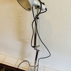 Adjustable floor/table/counter Lamp (Silver)