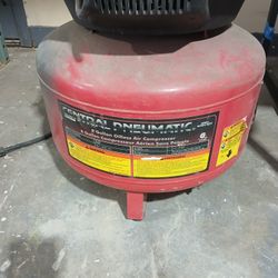 Central Pneumatic  8 Gallon Air Compressor 