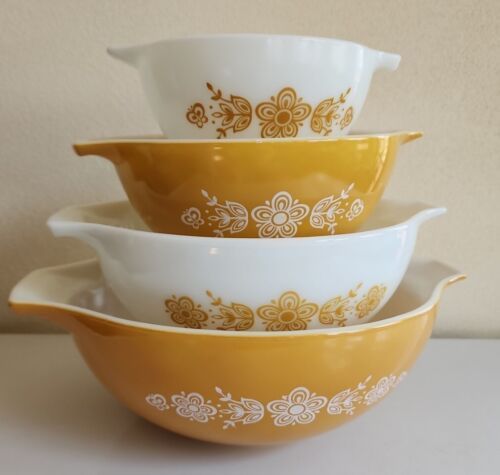 Like New Vintage Pyrex White And Gold Mixing Bowls Cinderella