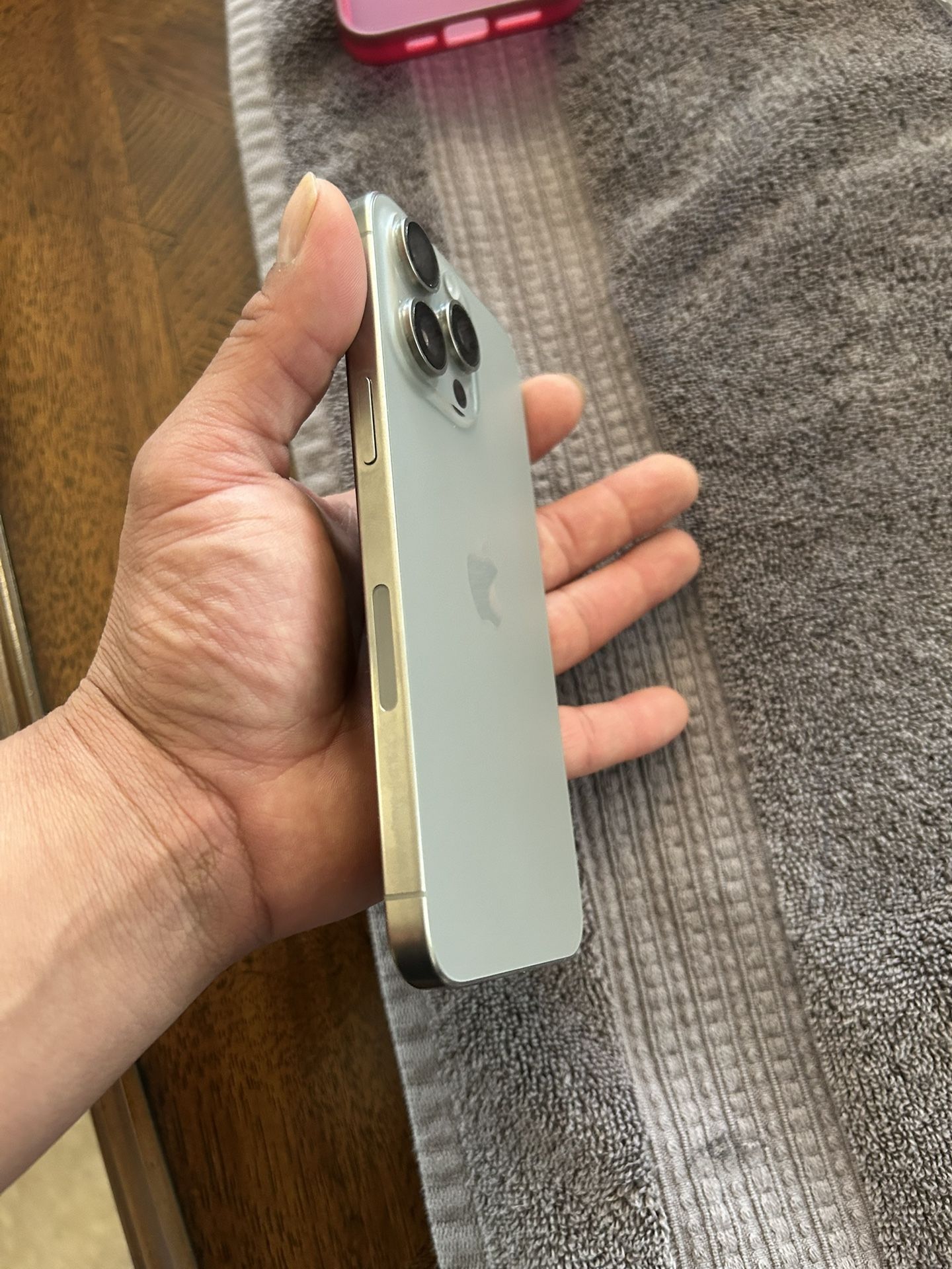 iPhone 15 Pro Max 256gb Unlocked Like New