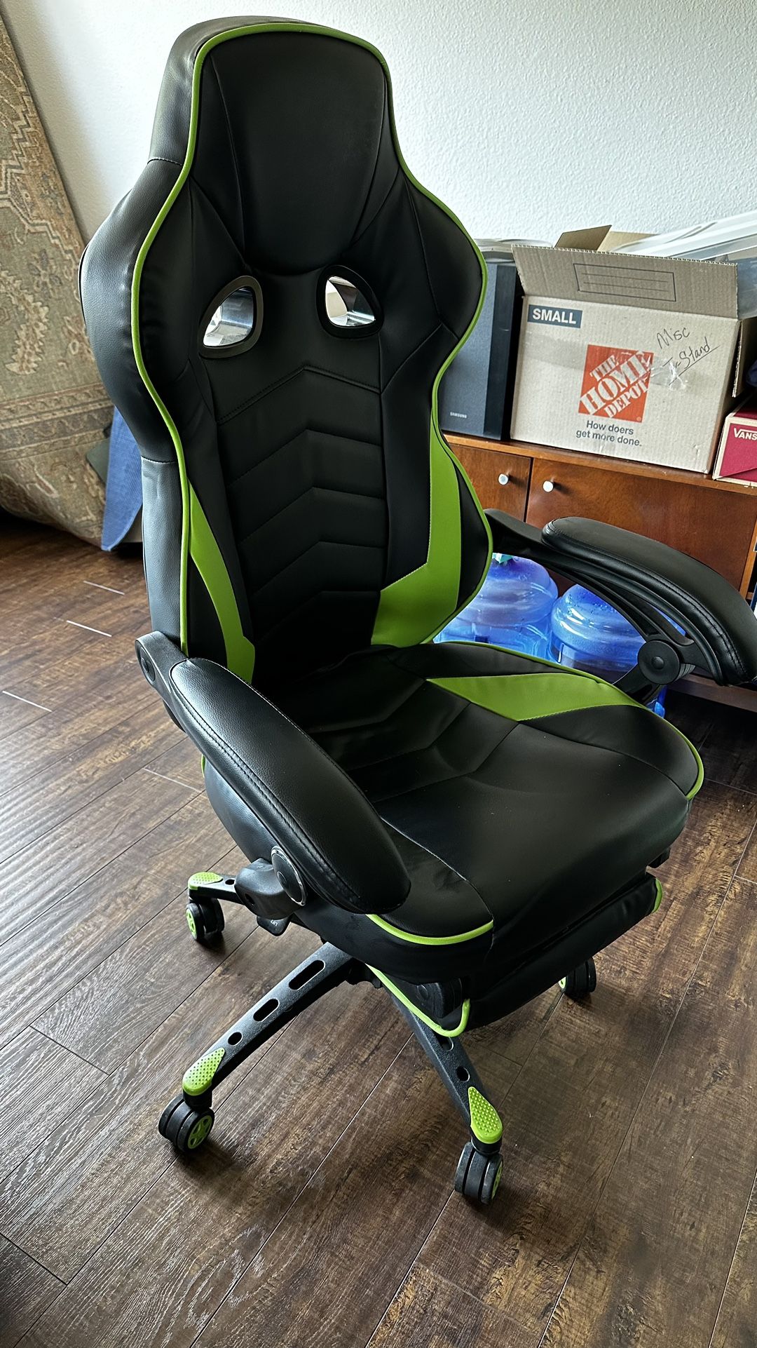 Respawn 110 best sale gaming chair green