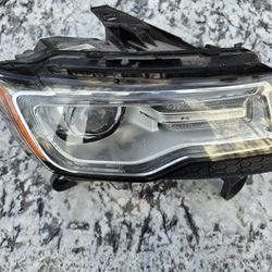 2017-2021 Jeep Grand Cherokee Headlight 