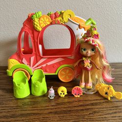 Shopkins Shoppies Pineapple Lily with Smoothie Truck Playset