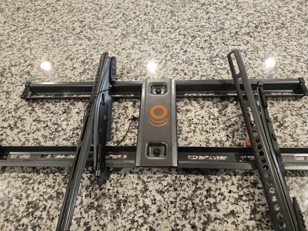 Tilt TV Mount