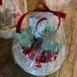 $20 Gift Baskets For Her!