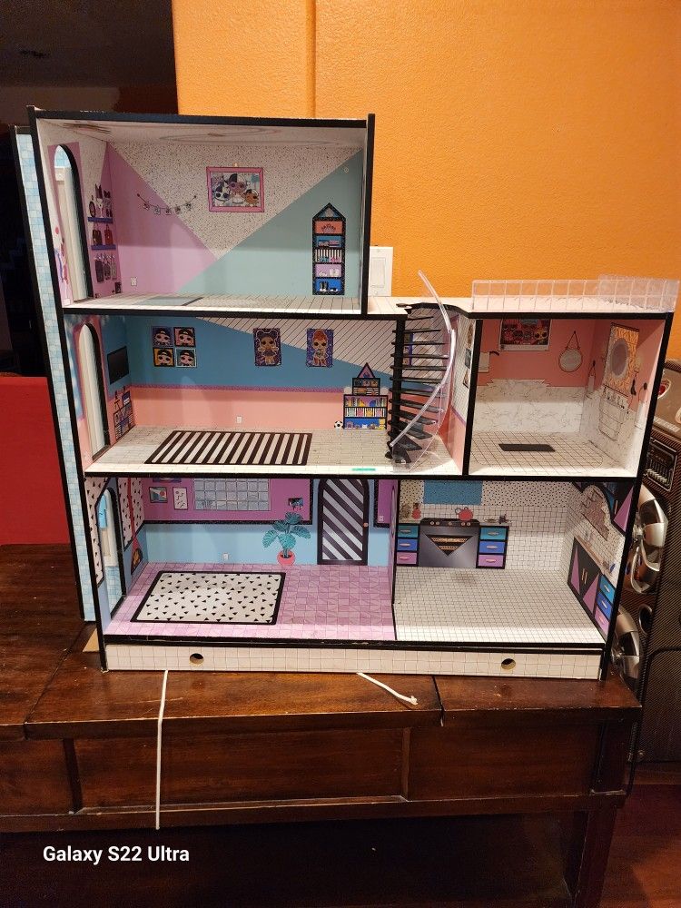 Beat Up Old LOL Doll House