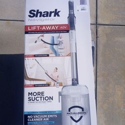 Shark Navigator Lift-Away ADV