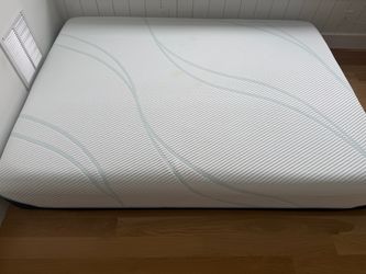 Tempur pedic pro adapt queen mattress with cover