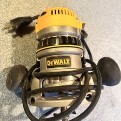 DEWALT Router DW618 