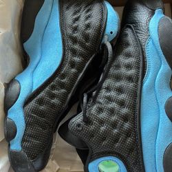 AIR JORDAN 13 RETRO(GS)- SIZE 6.5y-black And University Blue