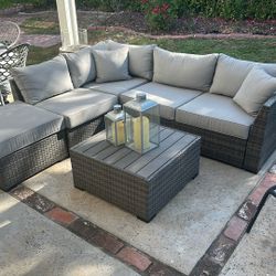 Sofa and table set - Outdoors