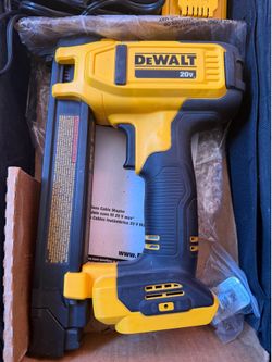 DEWALT DCN701 20v max Cordless Cable Stapler