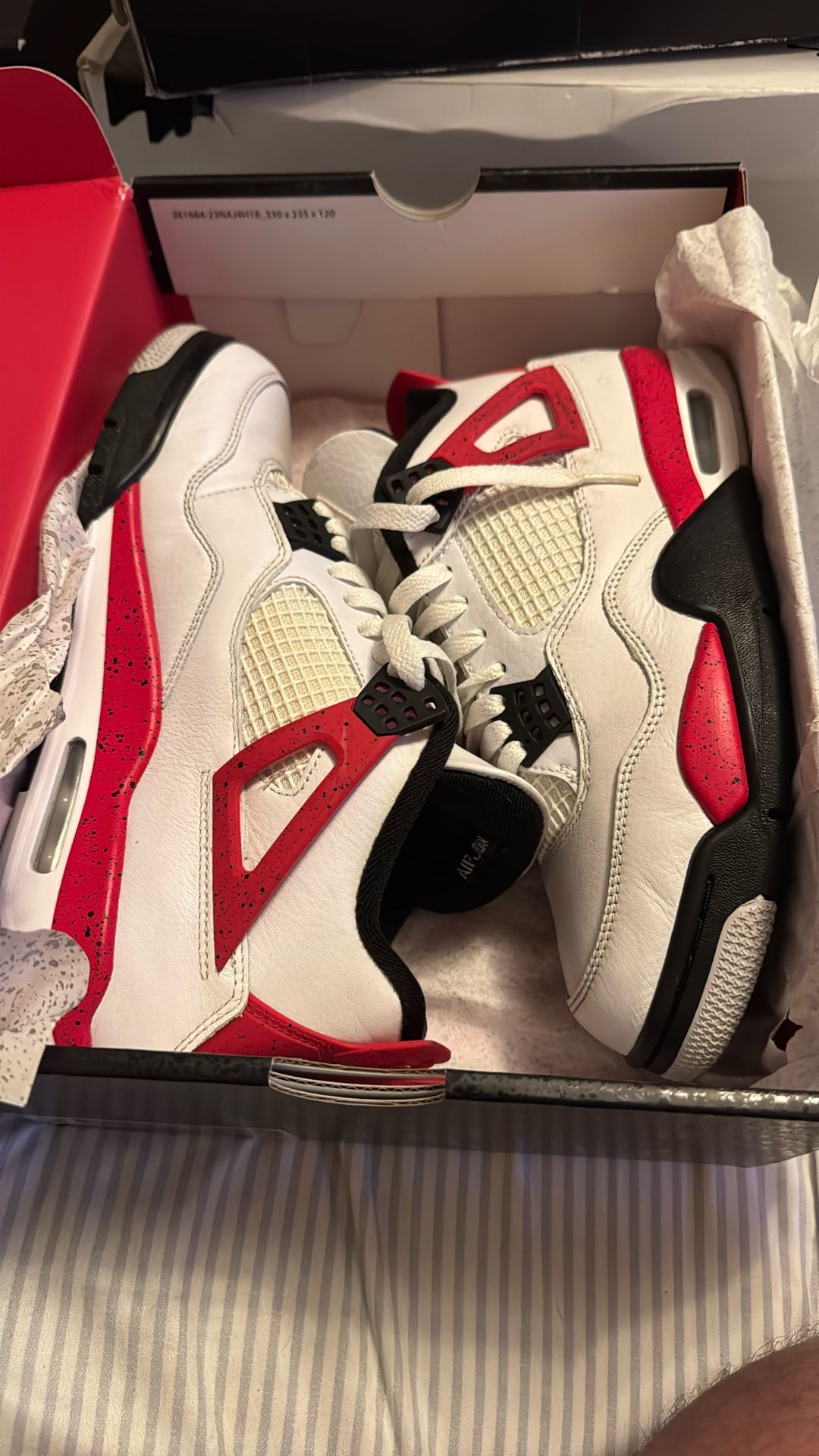Red Cement 4s   Size 8,5