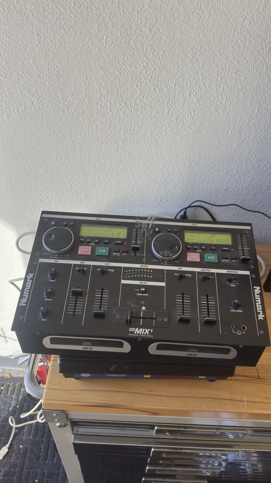 Numark CD Mix1 Professional Dual Mixing Console Station W/ Charger