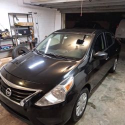 2016 Nissan Versa SV