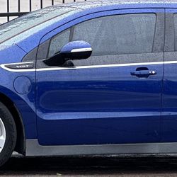 BLUE CHEVY VOLT NEAR PERFECT BLACK LEATHER INTERIOR, NEW GOODYEAR TIRES 
