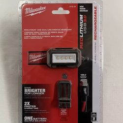 Milwaukee 2115-21 600 Lumens Rechargeable LED REDLITHIUM USB Hard Hat Headlamp