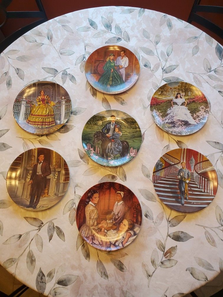 Knowles Gone With the Wind plates set of 8 and cookbook.