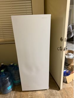 Insignia freezer