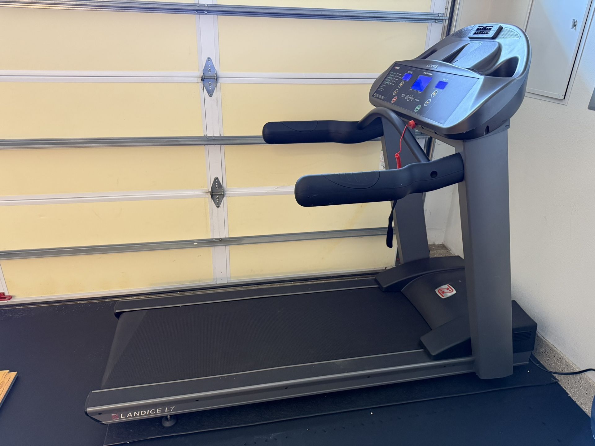 Landice L7 Treadmill