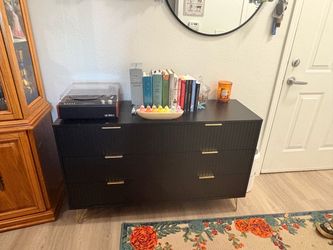 Black six drawer dresser