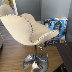 Cream Bar Stool 