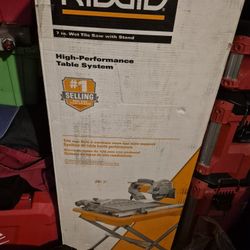 Ridgid 7 In. Wet Title Saw with  Stand
