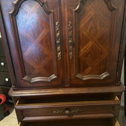 Armoire Vintage Made By Drexel Furnishings 