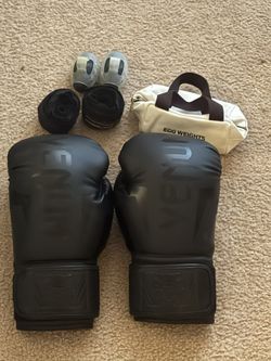 Venum Elite Boxing Gloves 16oz