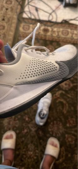 Nike tennis shoes 8