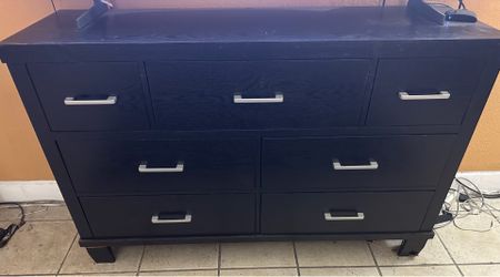 Modern style 7 drawer dresser