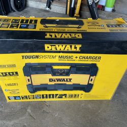 DEWALT ToughSystem Music + Charger (DWST08810) 