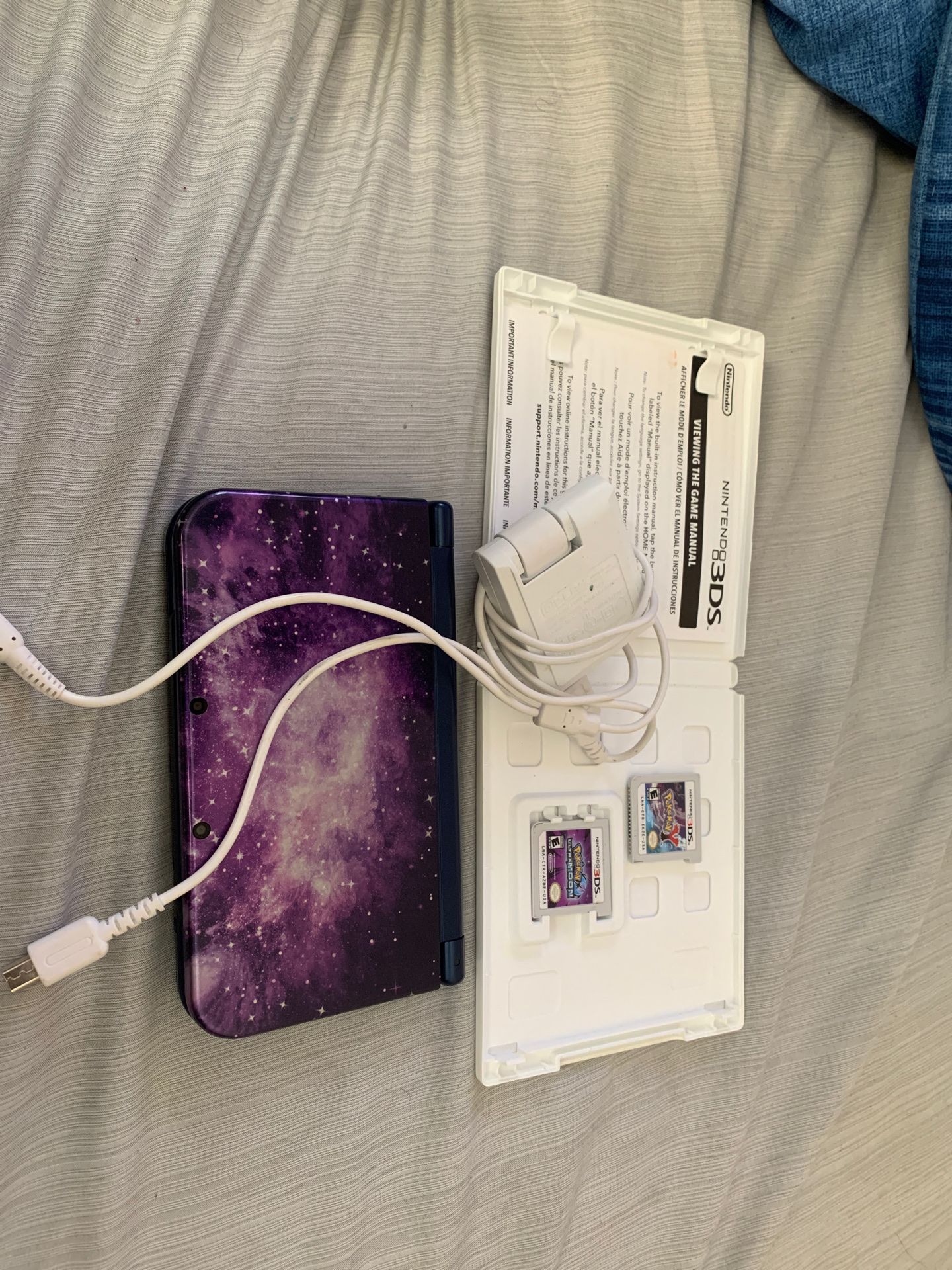 Galaxy Nintendo DS XL with games