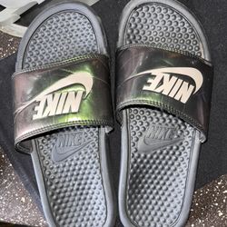 Size 6 Womens Nike Slides