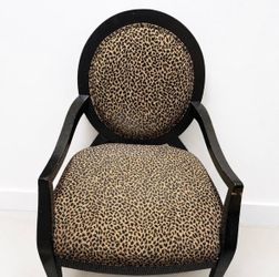 Cheetah print chair. Porch pickup acworth. Send ur best offer