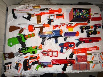 Large Nerf Blaster Collection +Ammo 18 + Blasters