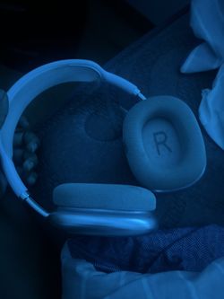 AirPod Maxes , Slightly Damaged Sound Is Good