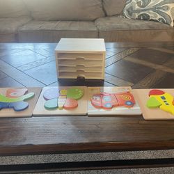 Wooden puzzle set
