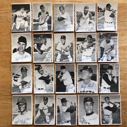 Lot Of (25) 1969 Topps Deckle Edge Baseball ⚾️ Cards (Includes HOF Players: Aparicio, Wilhelm, Carew, Gibson, Marichal & Mays)