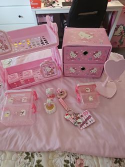 Hello Kitty Lot