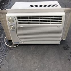 Very Good Condition Fedders Air Conditioner 
