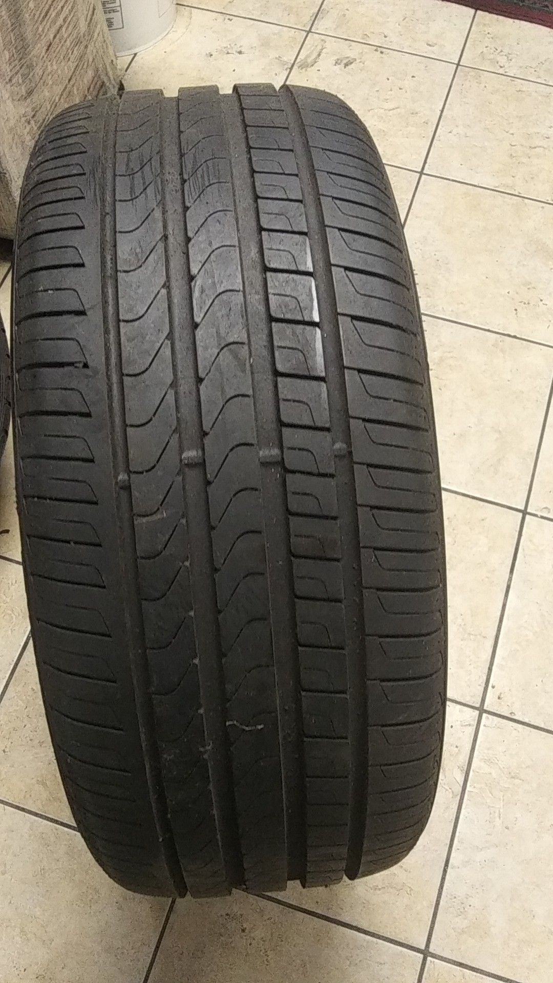 1 use tire Pirelli scorpion 275/35/22