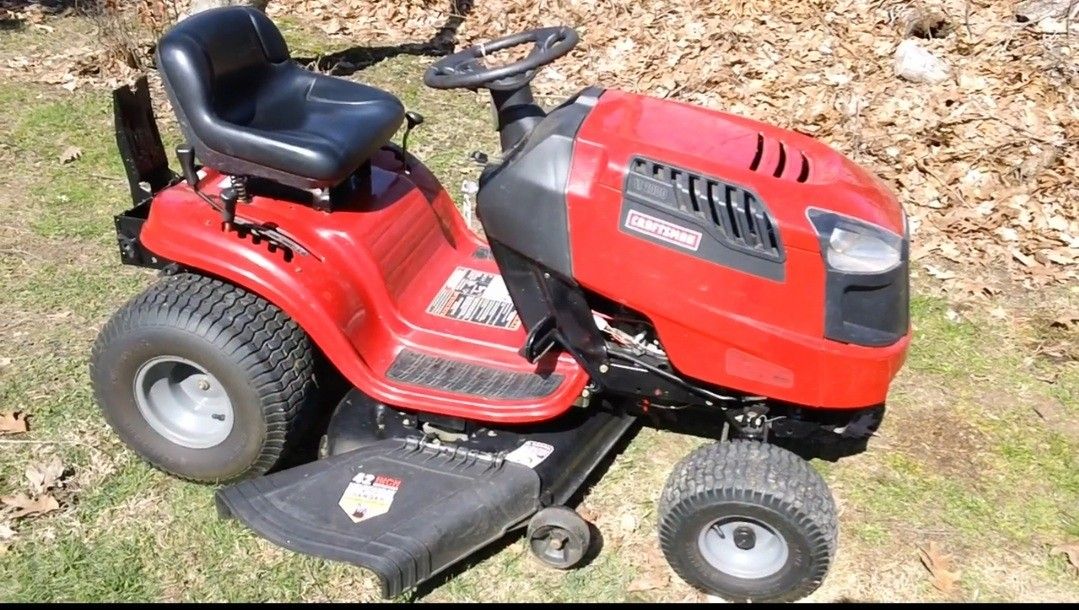 Is your riding mower not running? Call Rich
Whether you need an oil change, tune up, blades sharpened or major engine work...