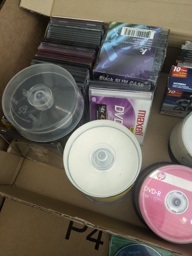 DVD -r And CD-r Recordable Discs With 60 Jewel Cases for Sale in